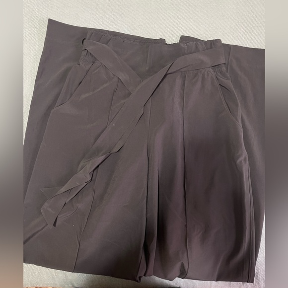 Lululemon Noir Pants - Picture 2 of 3